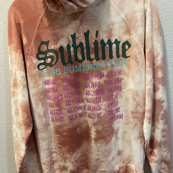 Graphic tee hoodie - Picture 5 of 6